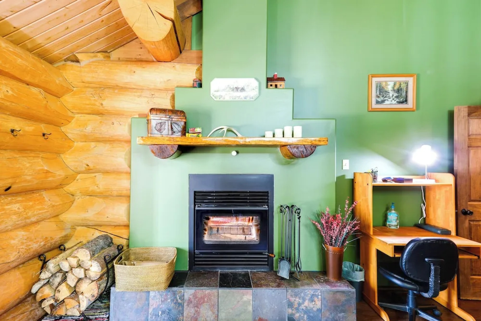 Riverside Log Cabin: On-site Aurora Viewing!