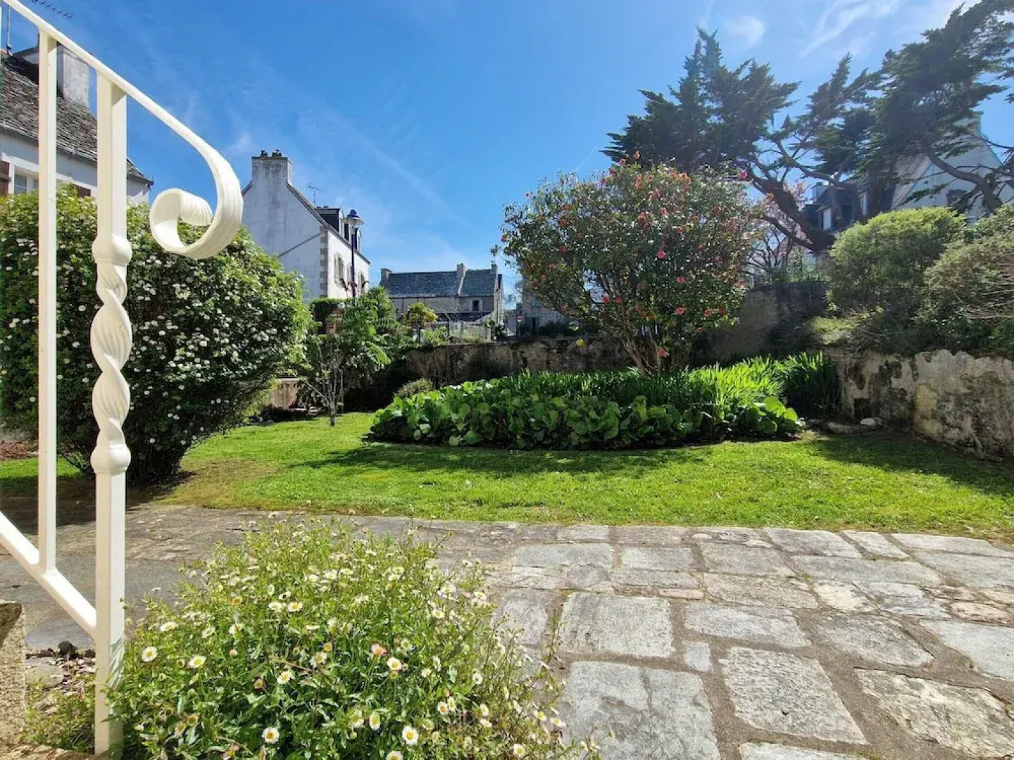 Holiday Home in Locquirec Near Sandy Beach