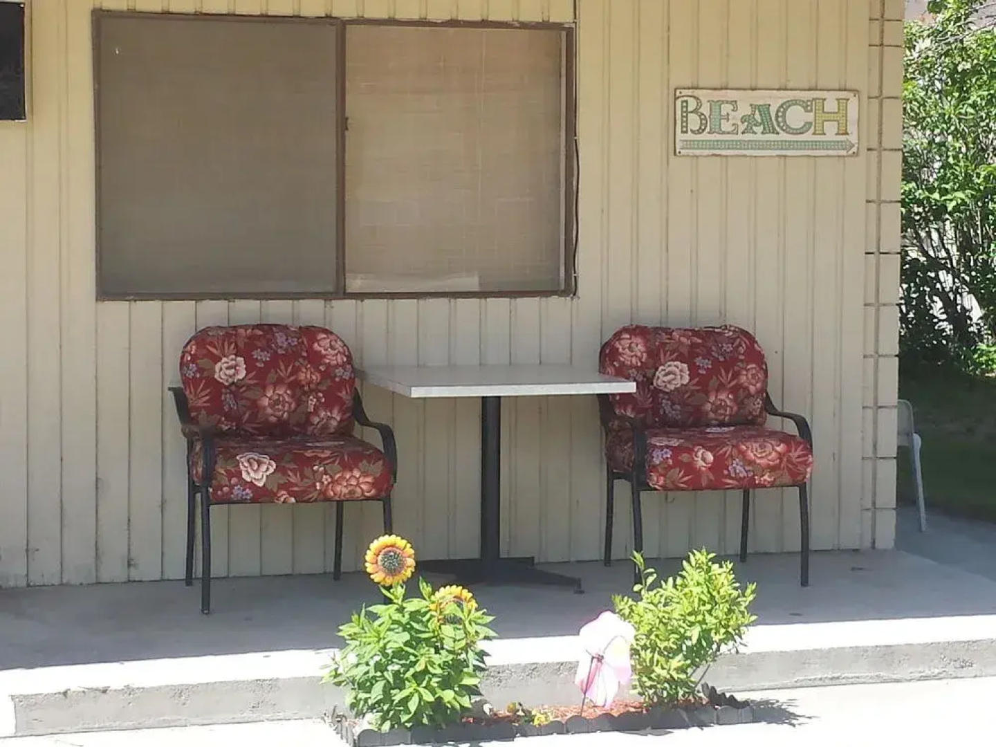 Riviera Motel