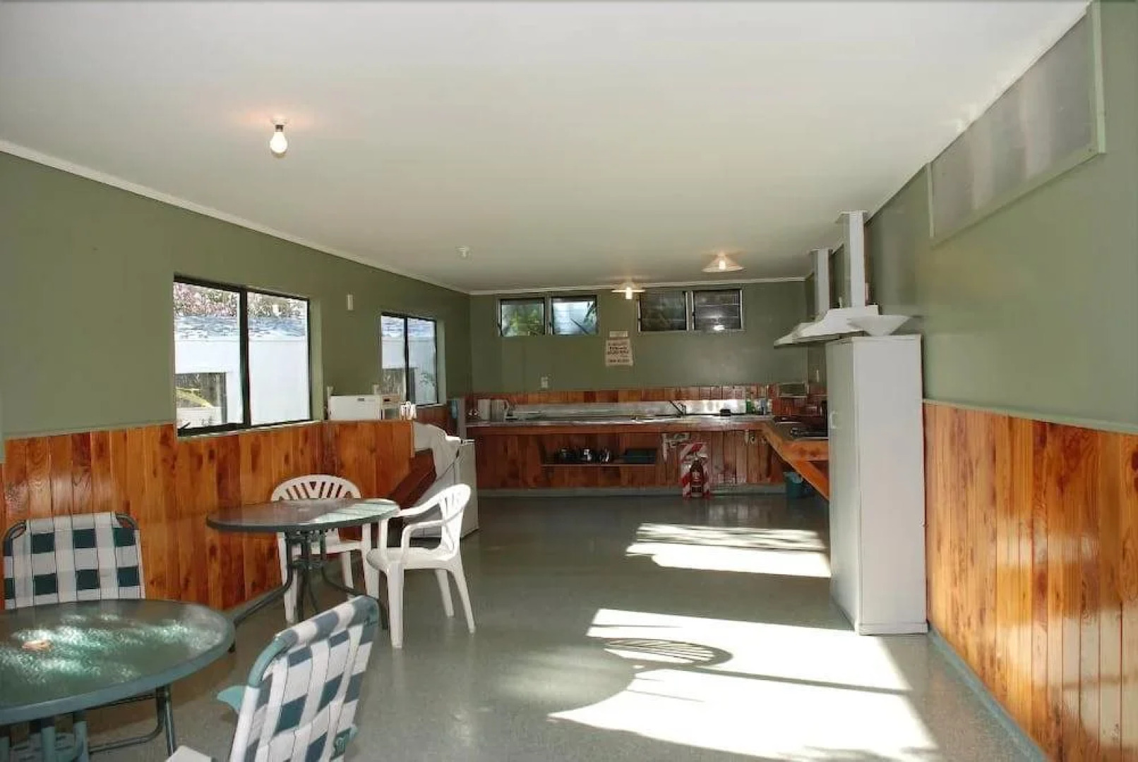 Cottage Park Travel Lodge & Conference Centre