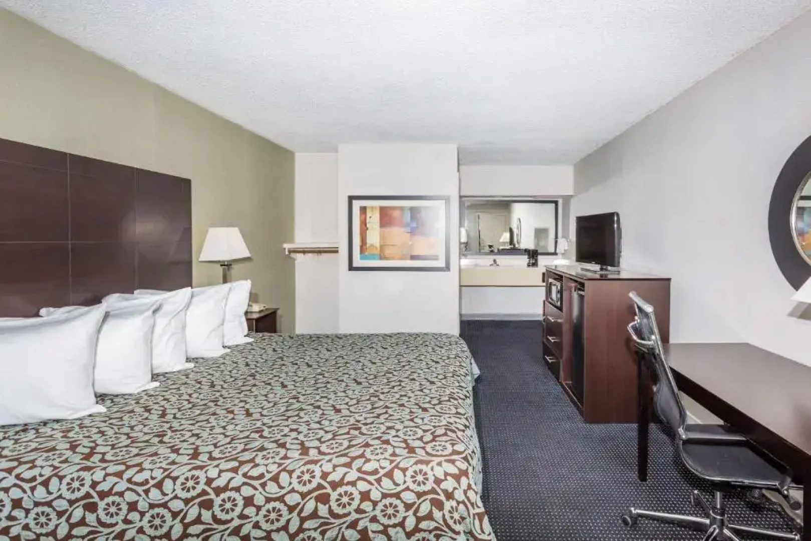 Days Inn Hendersonville