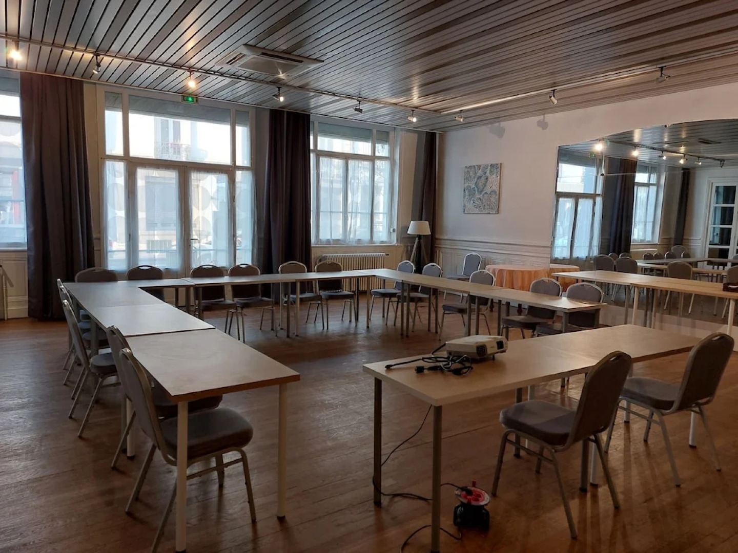 Brit Hotel Roanne - Le Grand Hotel