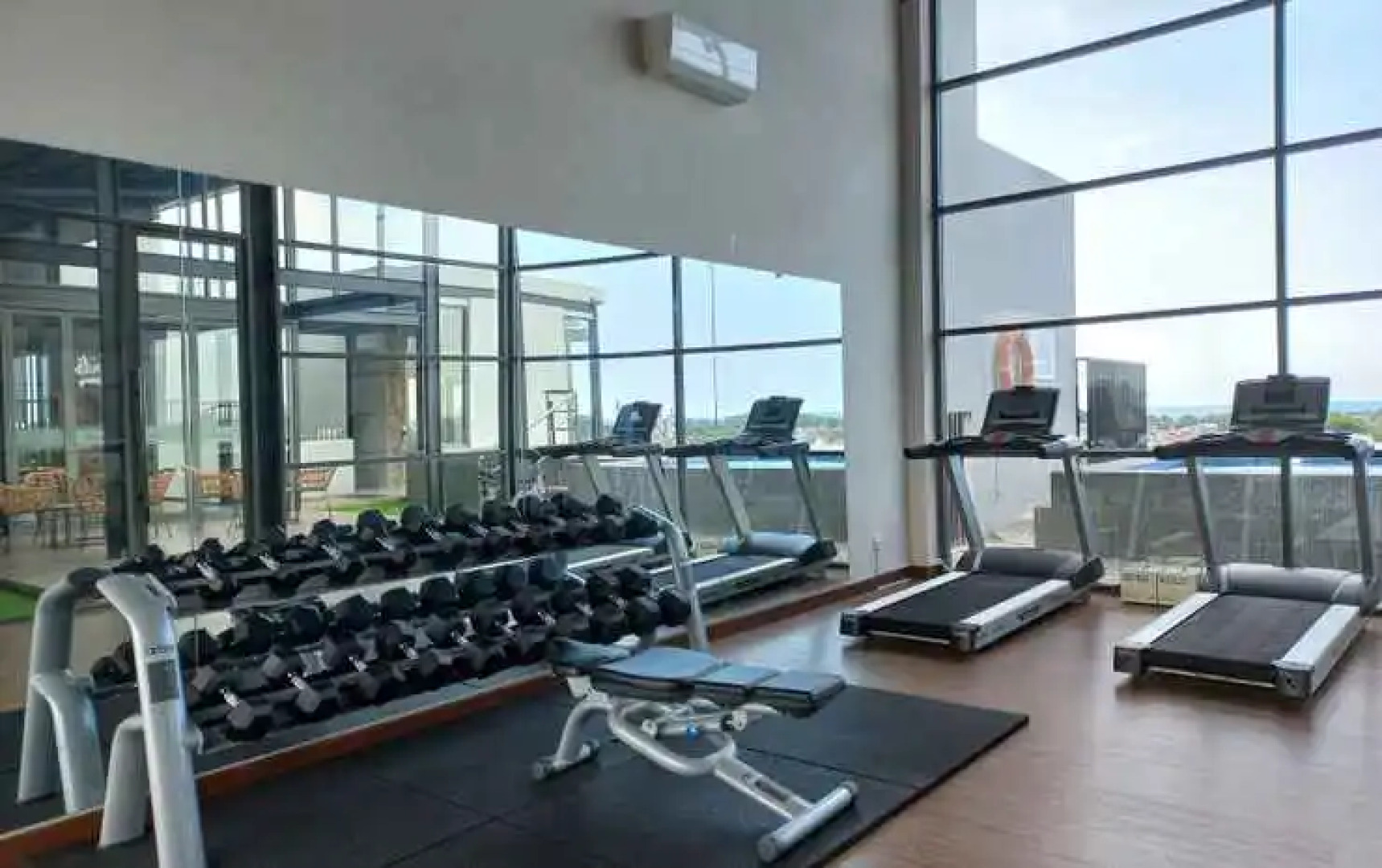 Front One King Hotel