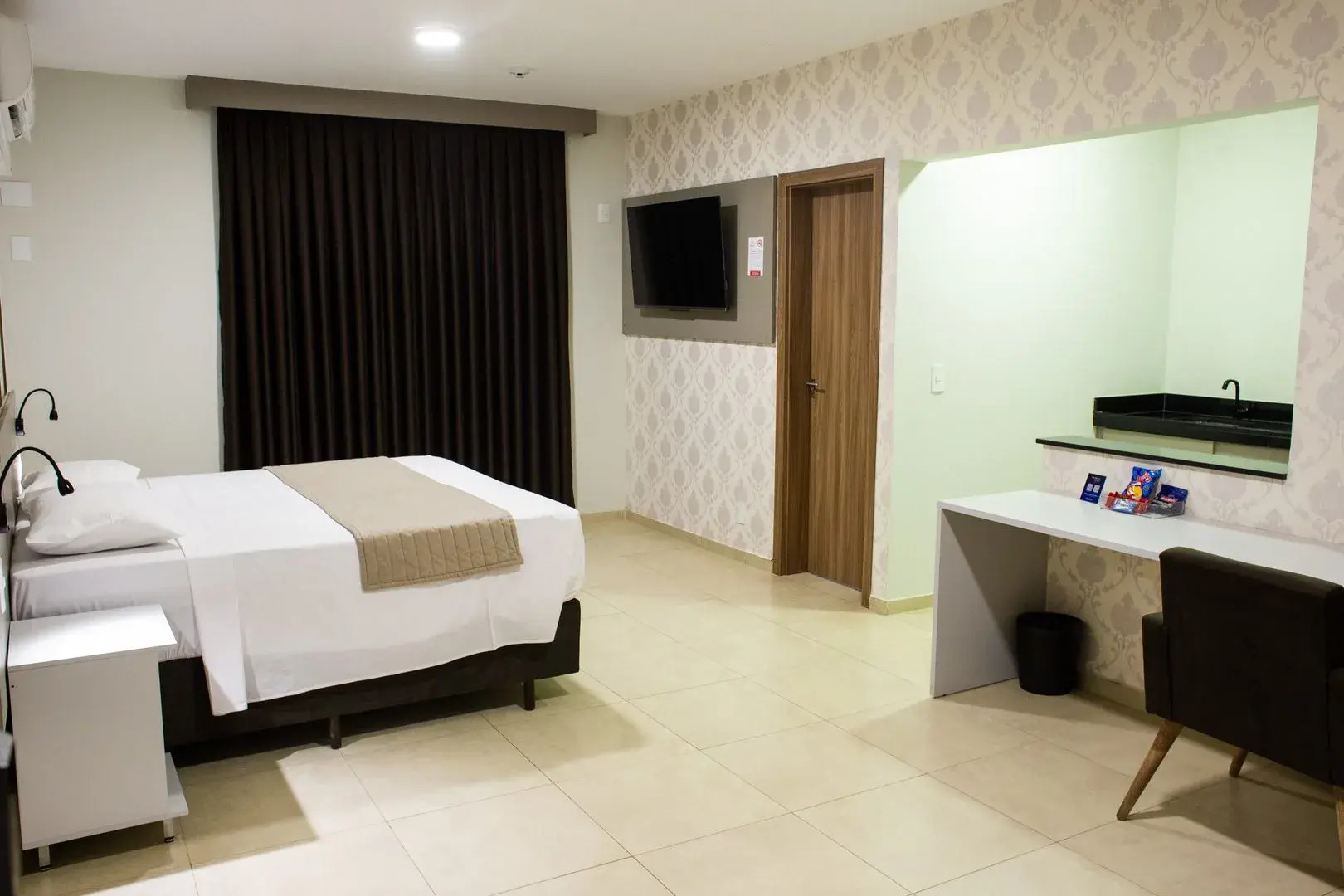 Bristol Infinity Hotel