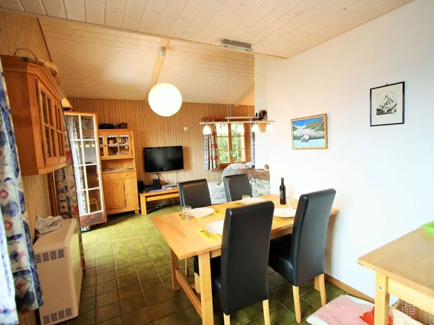 Comfortable 6 Pers Chalet Near Anzere