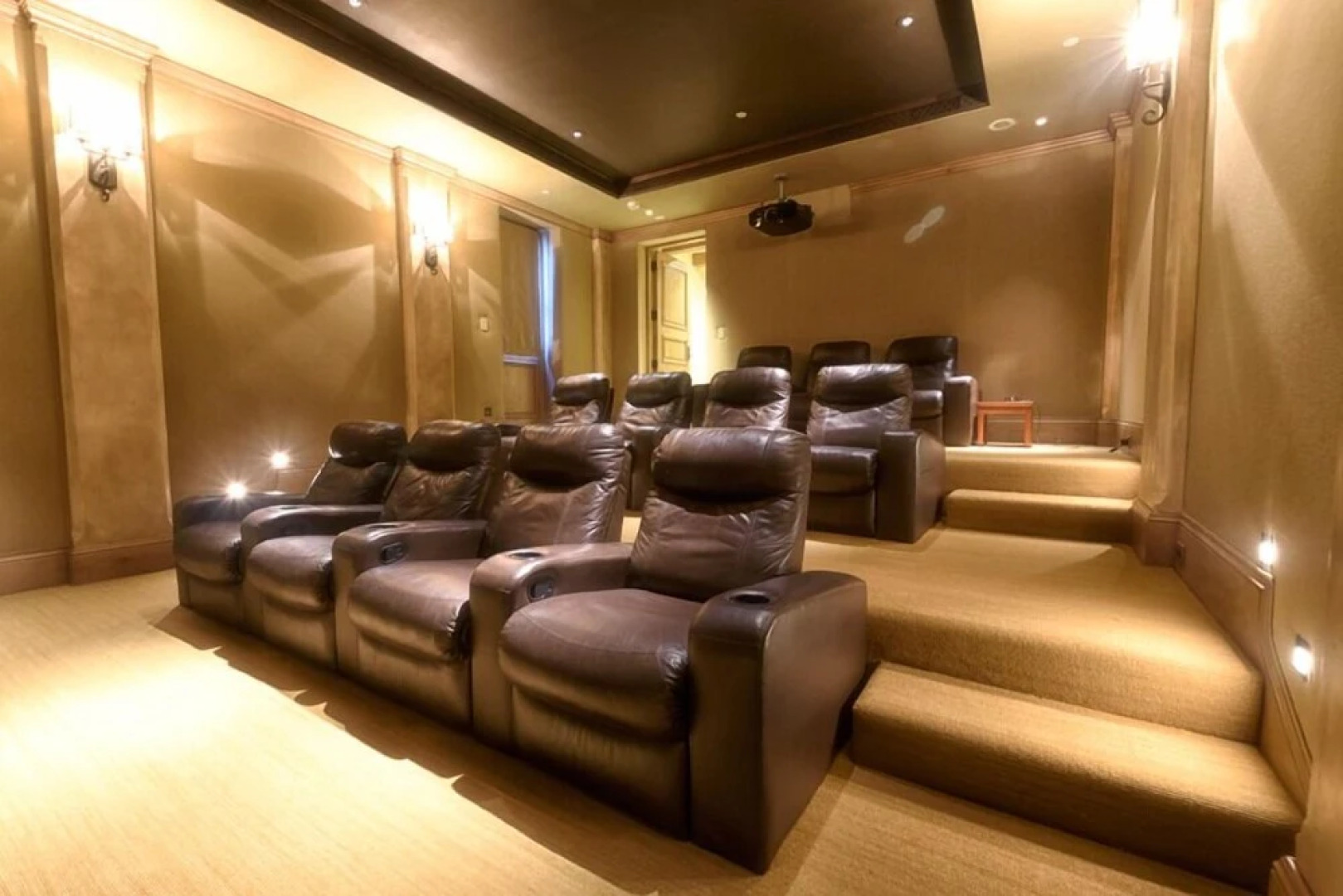 Chateau D' Renaitre - Carmel-By-The-Sea