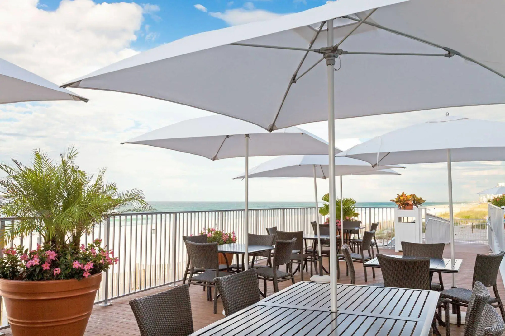 Holiday Inn Express & Suites Panama City Beach - Beachfront by IHG