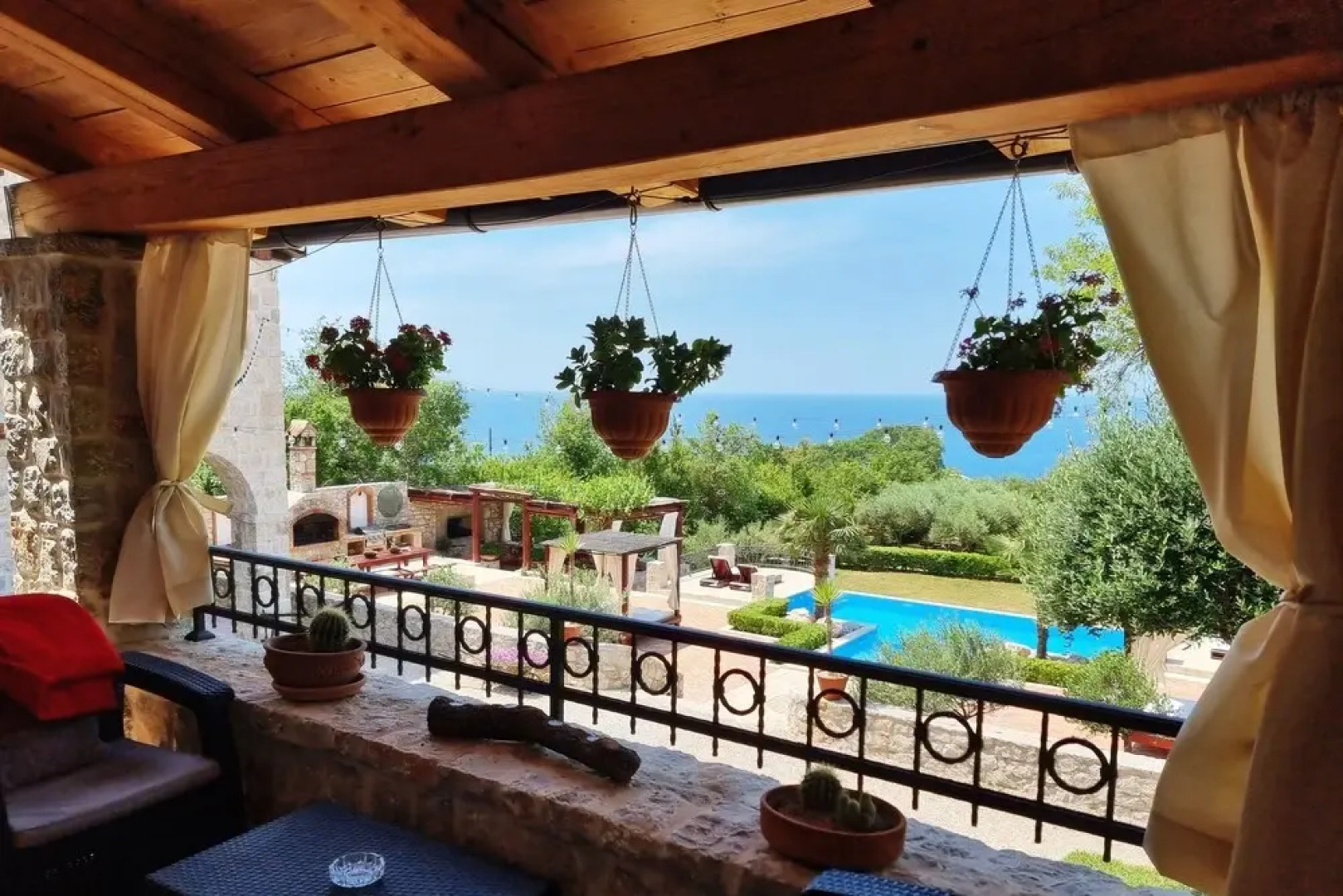 Talici Hill - Rustic Villas