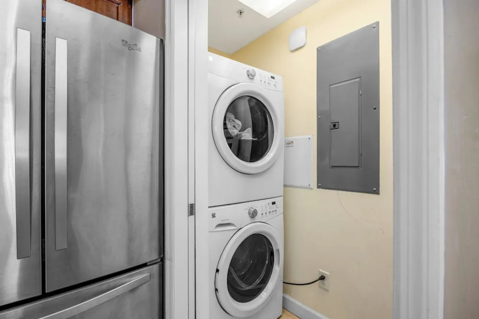 Corner Unit Right on the Sand, 2 Lagoon-style Pools, Spectacular Views