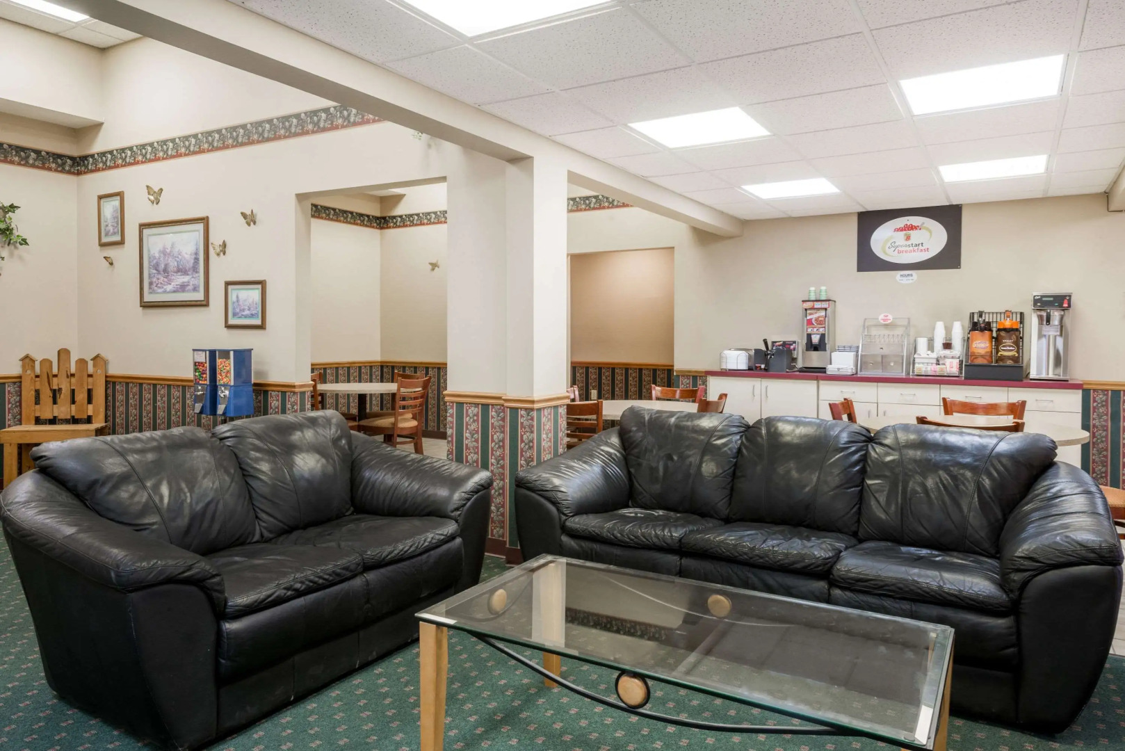 Super 8 by Wyndham Newcomerstown