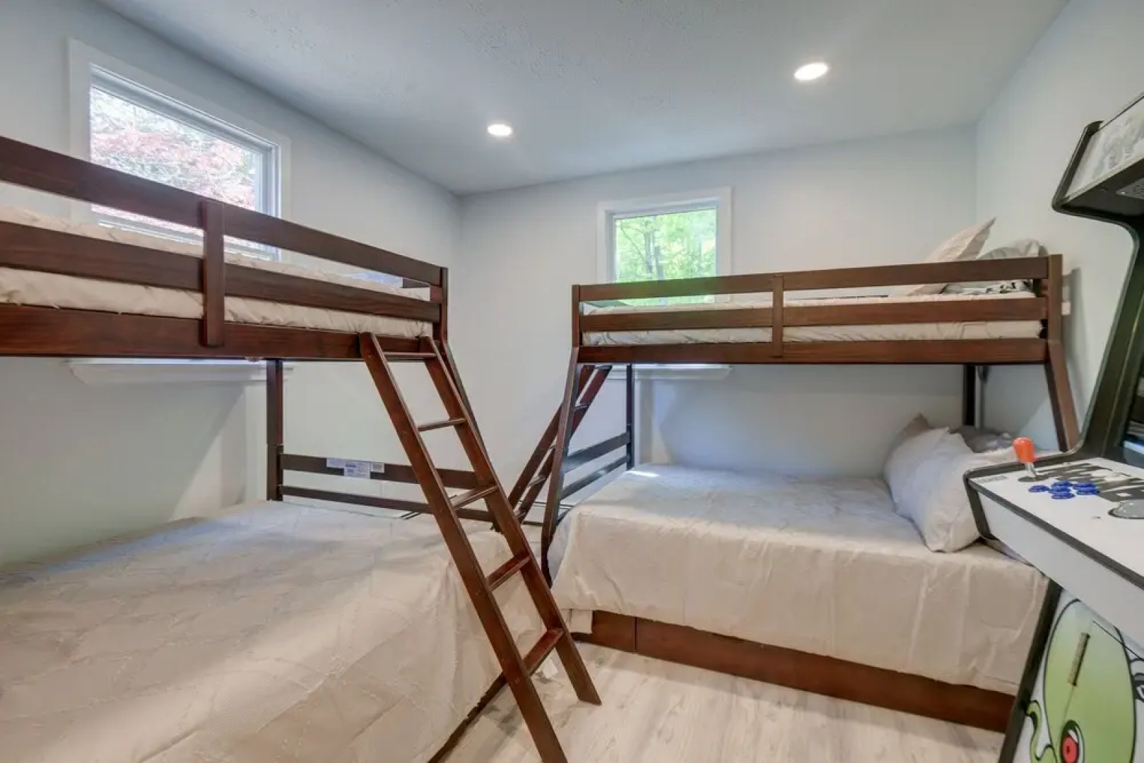 Cozy North Conway Retreat w/ Deck & Fire Pit!