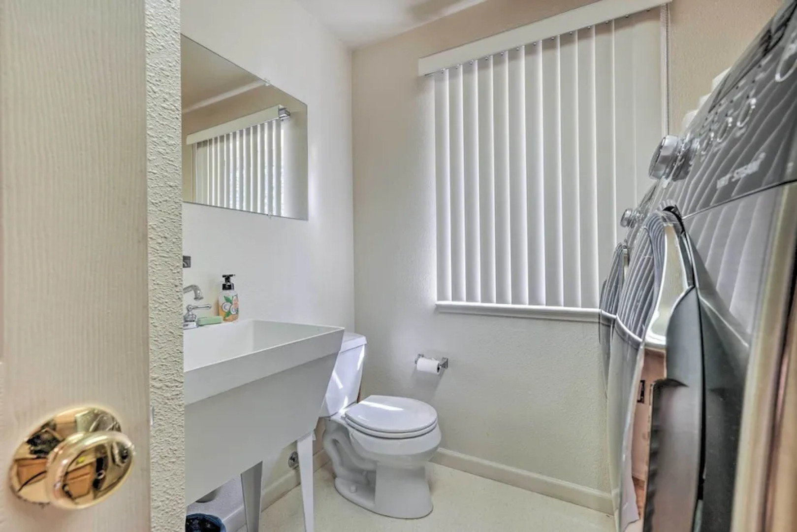 Woodsy Groveland Cabin w/ Deck < 3 Mi to Lake