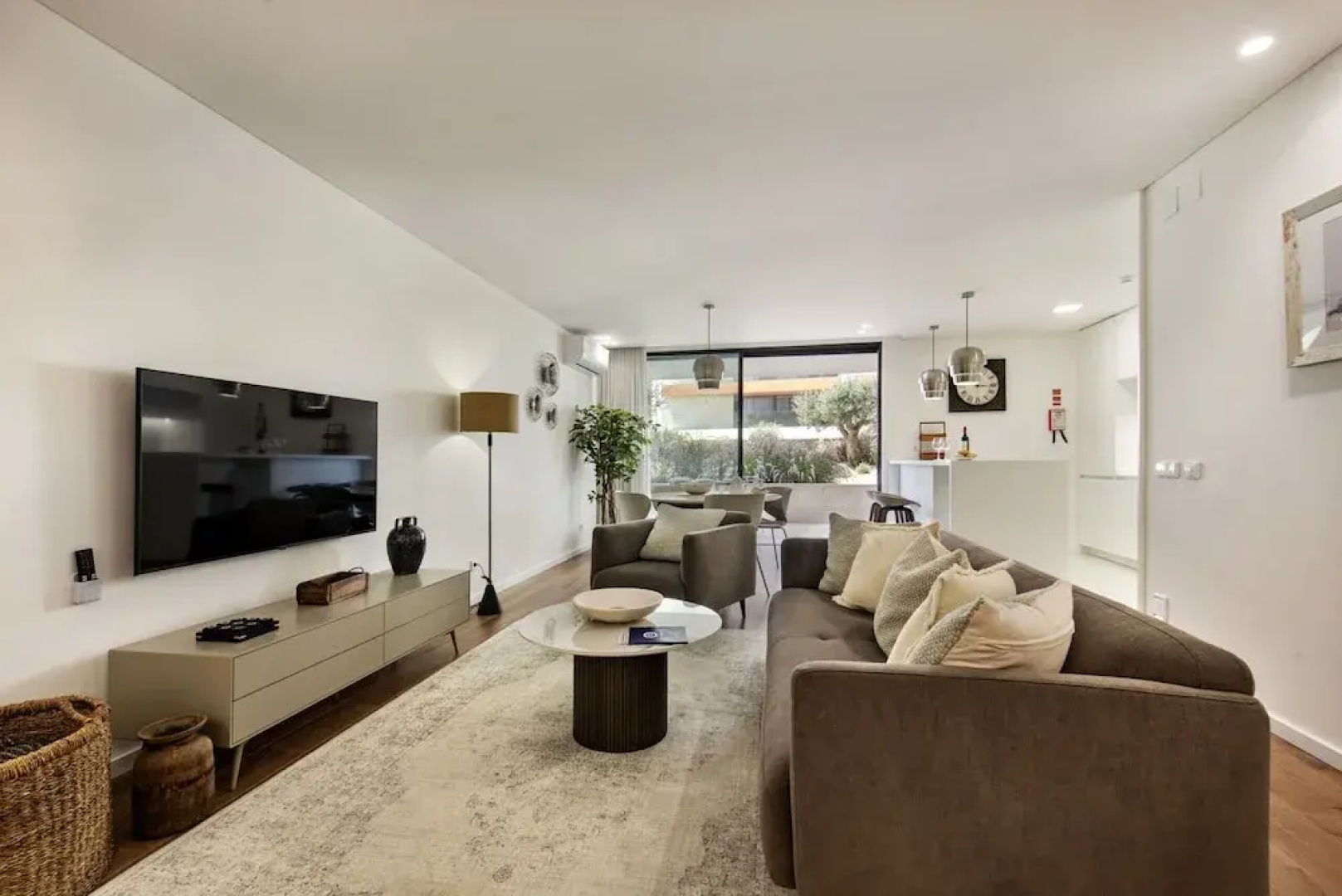 Del Mar Apartment - BT