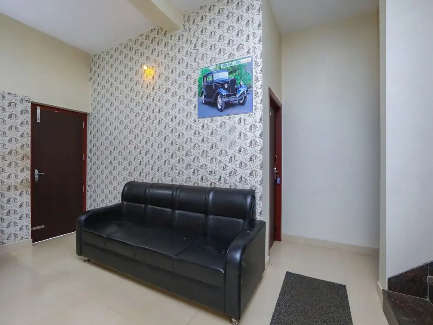 OYO 23308 Lamiya Plaza