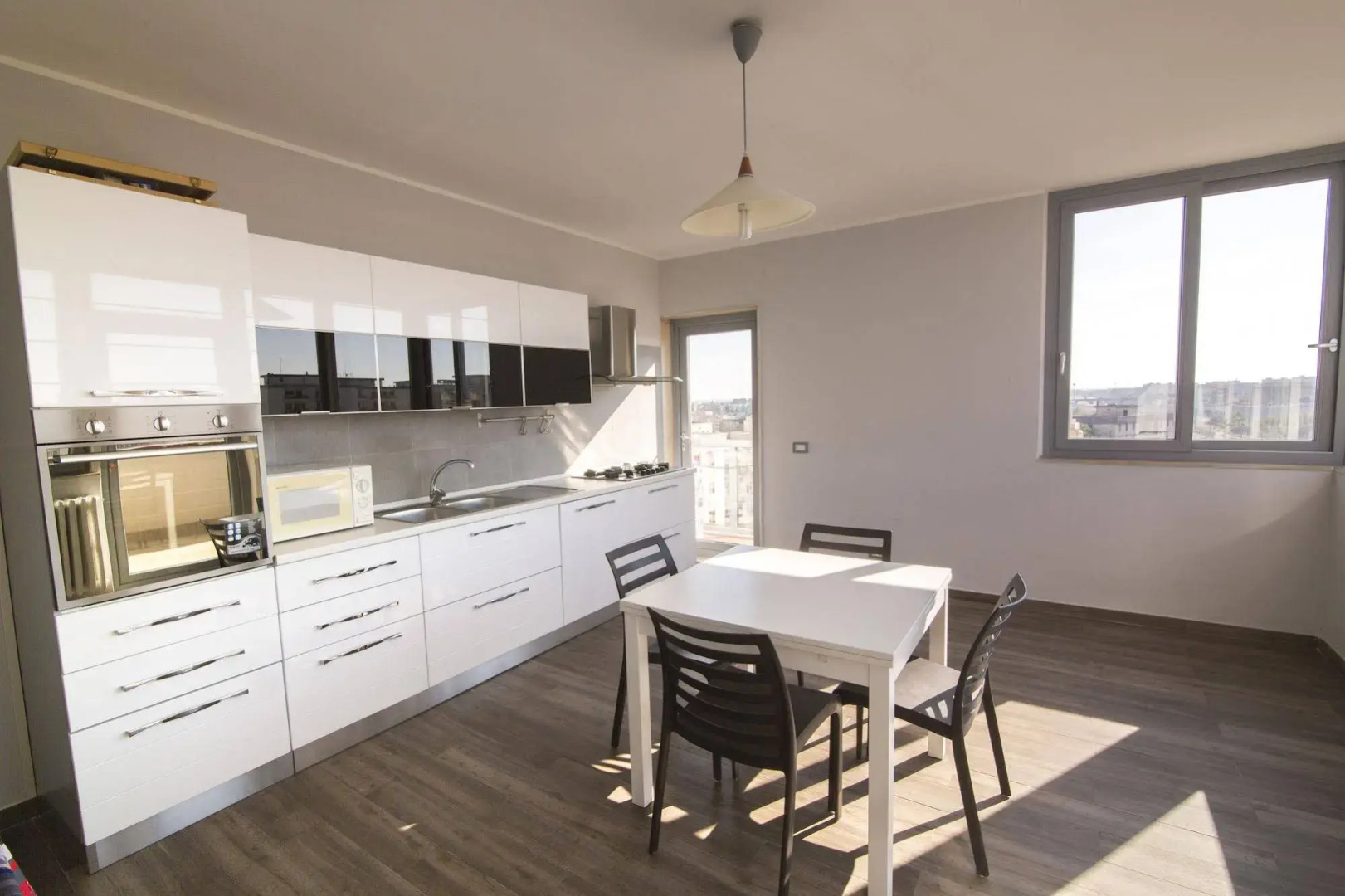 Penthouse Station Luxury Suites & Apts