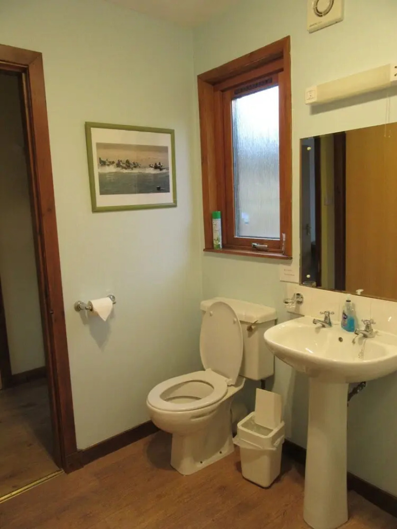 Kestrel, Longhouse Cottages