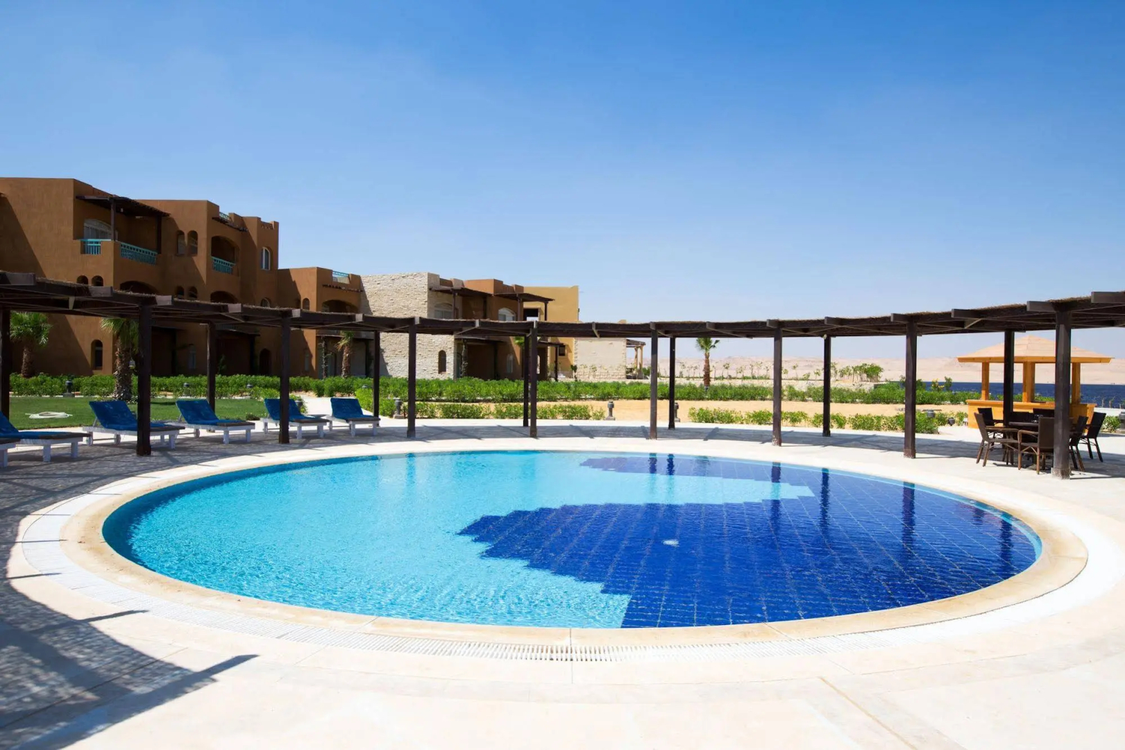 Byoum Lakeside Hotel