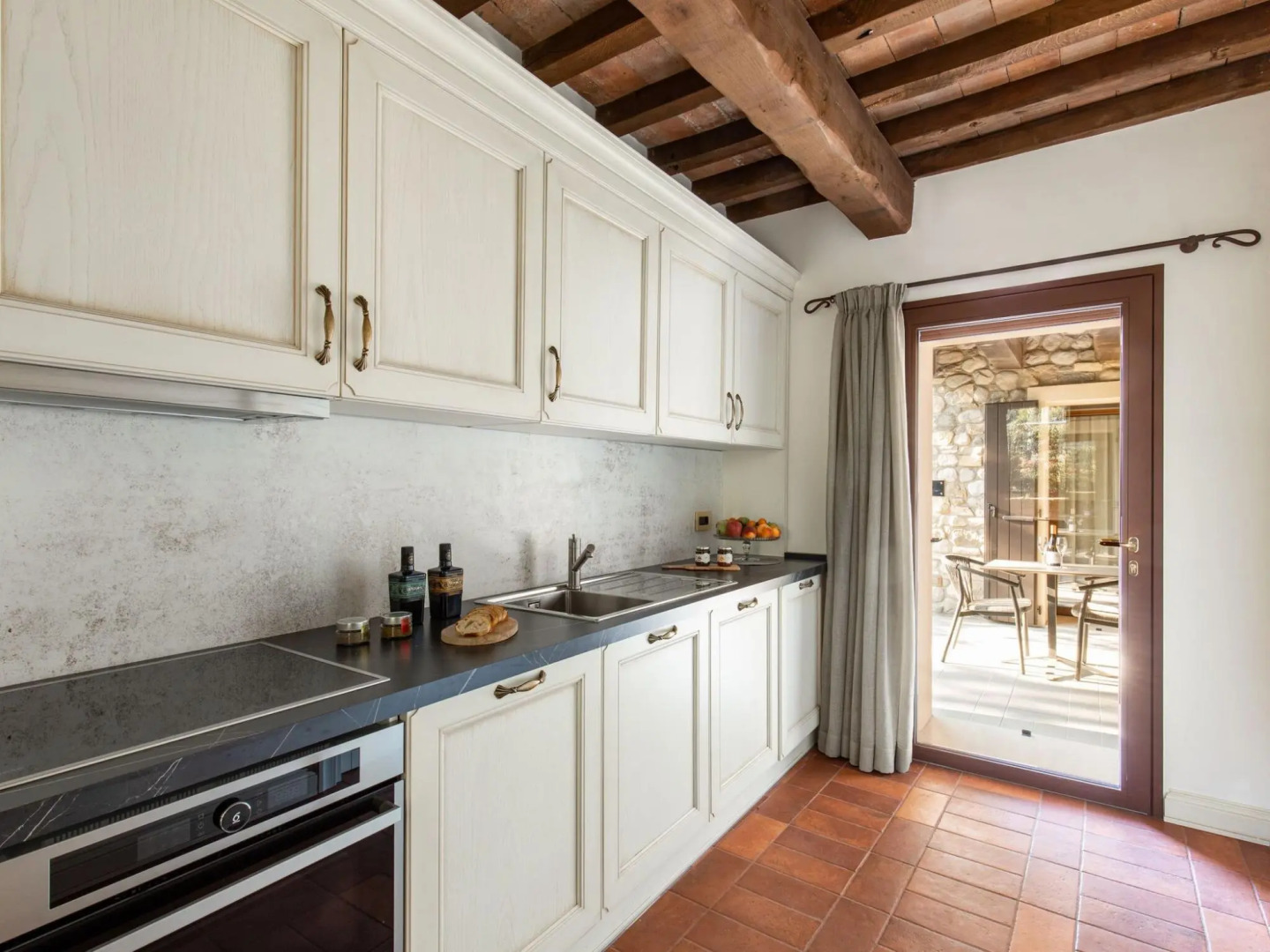 Snug Holiday Home in Castel San Pietro Terme With hot tub