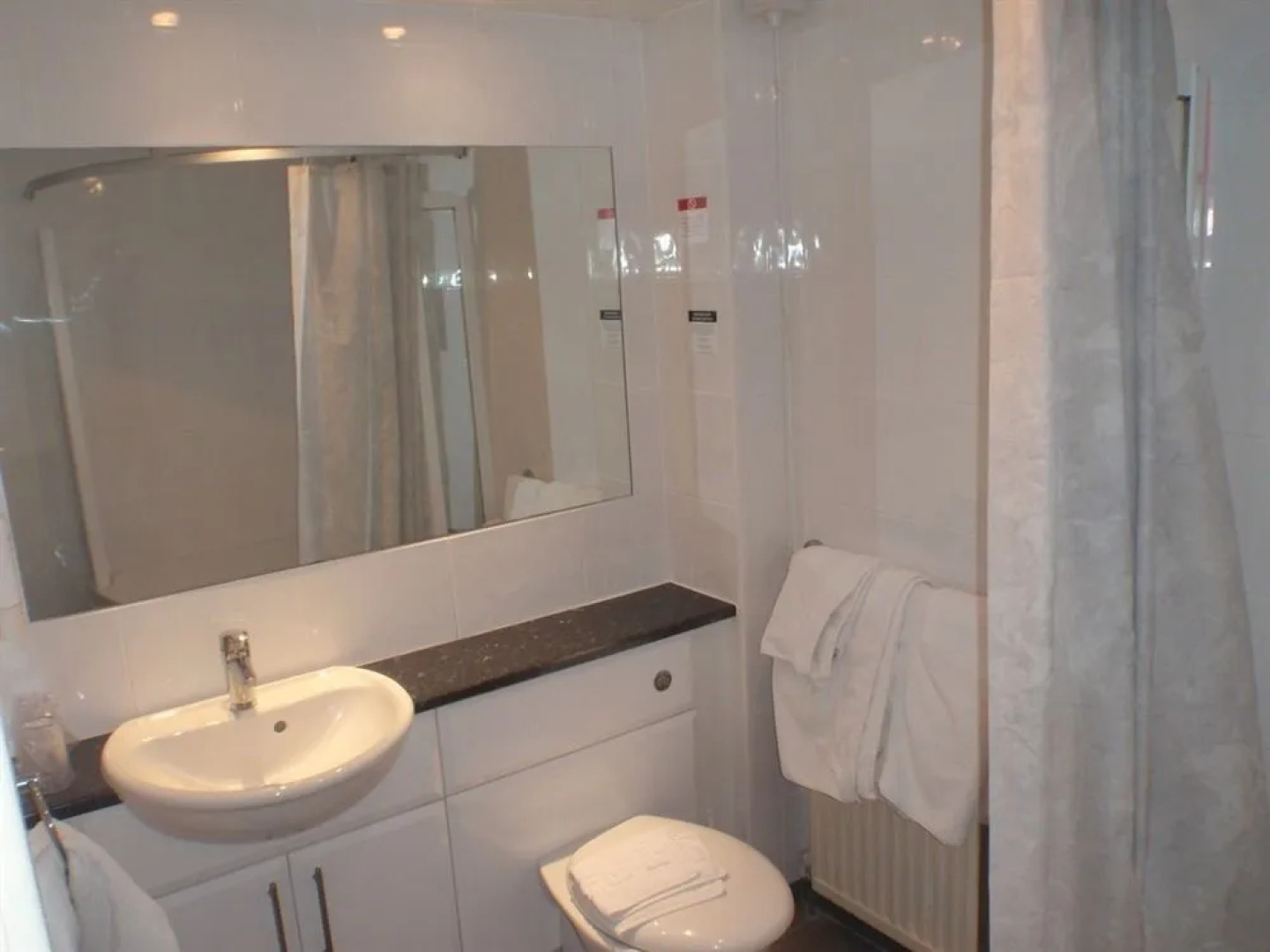 The Shaw Country Hotel