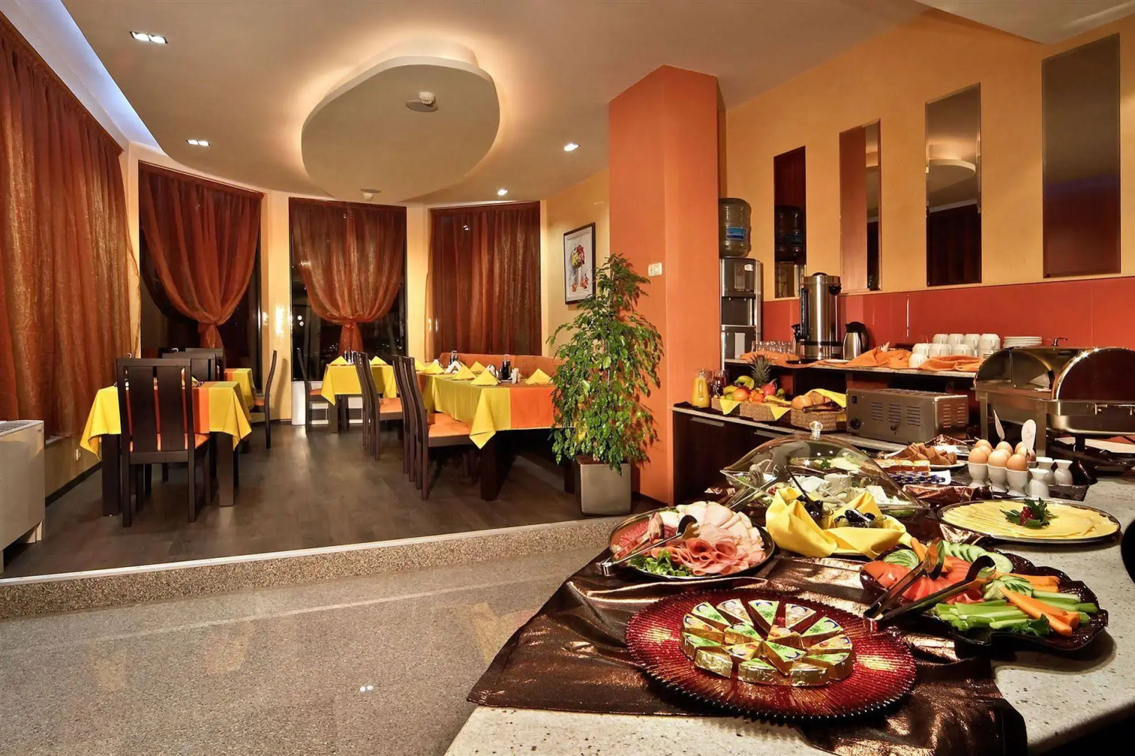 City Avenue Hotel by HMG