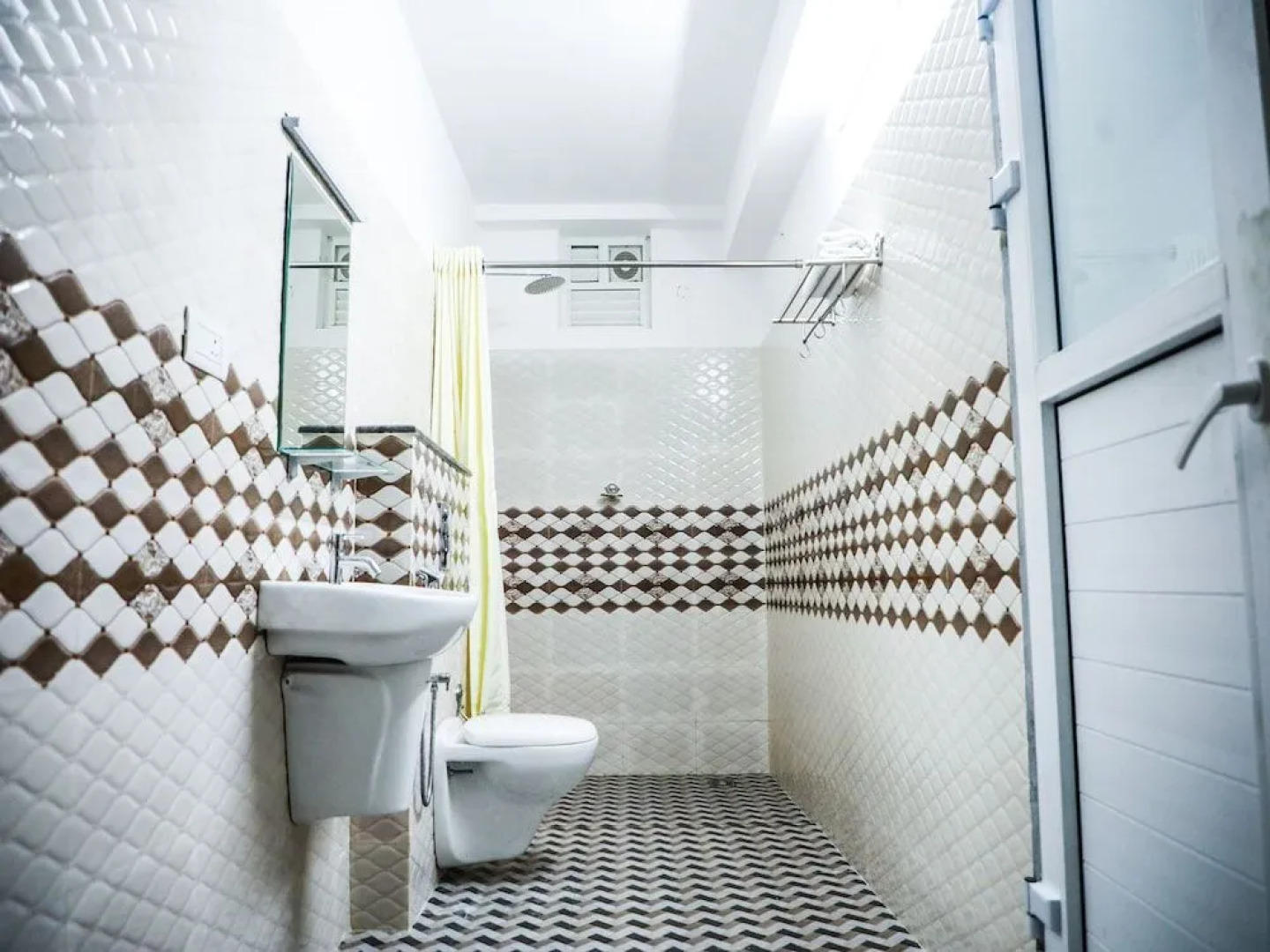 Oyo 27757 Mayflower Residency