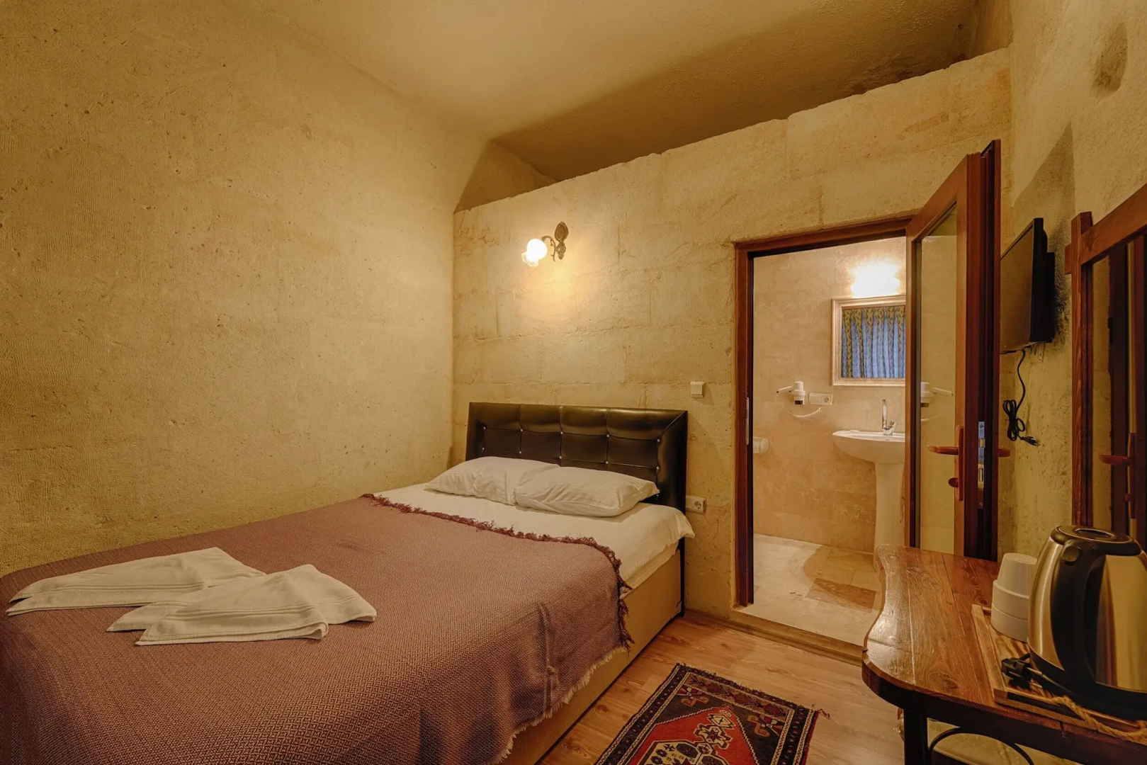 Avlu Cave House