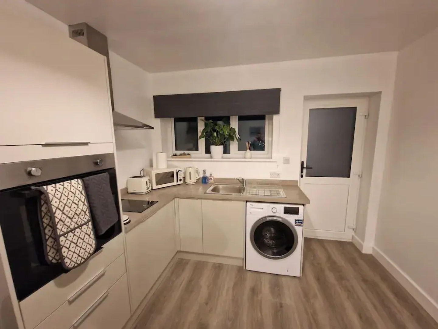 Cozy Apartment at Highbanks The Annex