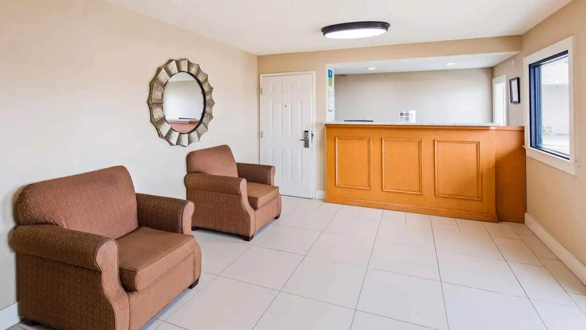 Rodeway Inn & Suites