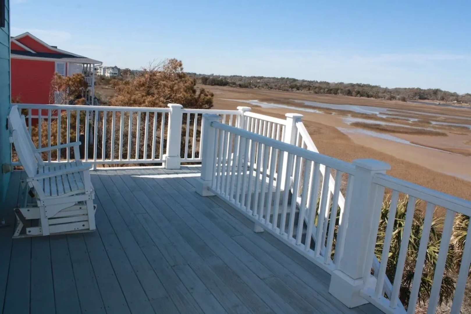 Beach Crew 4 Bedroom Home by RedAwning