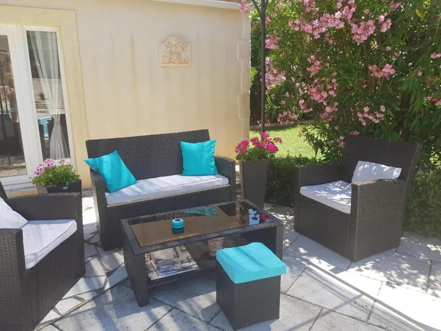 CHAMBRE D HOTES à 4 KMS D UZES " Chez Nadou "