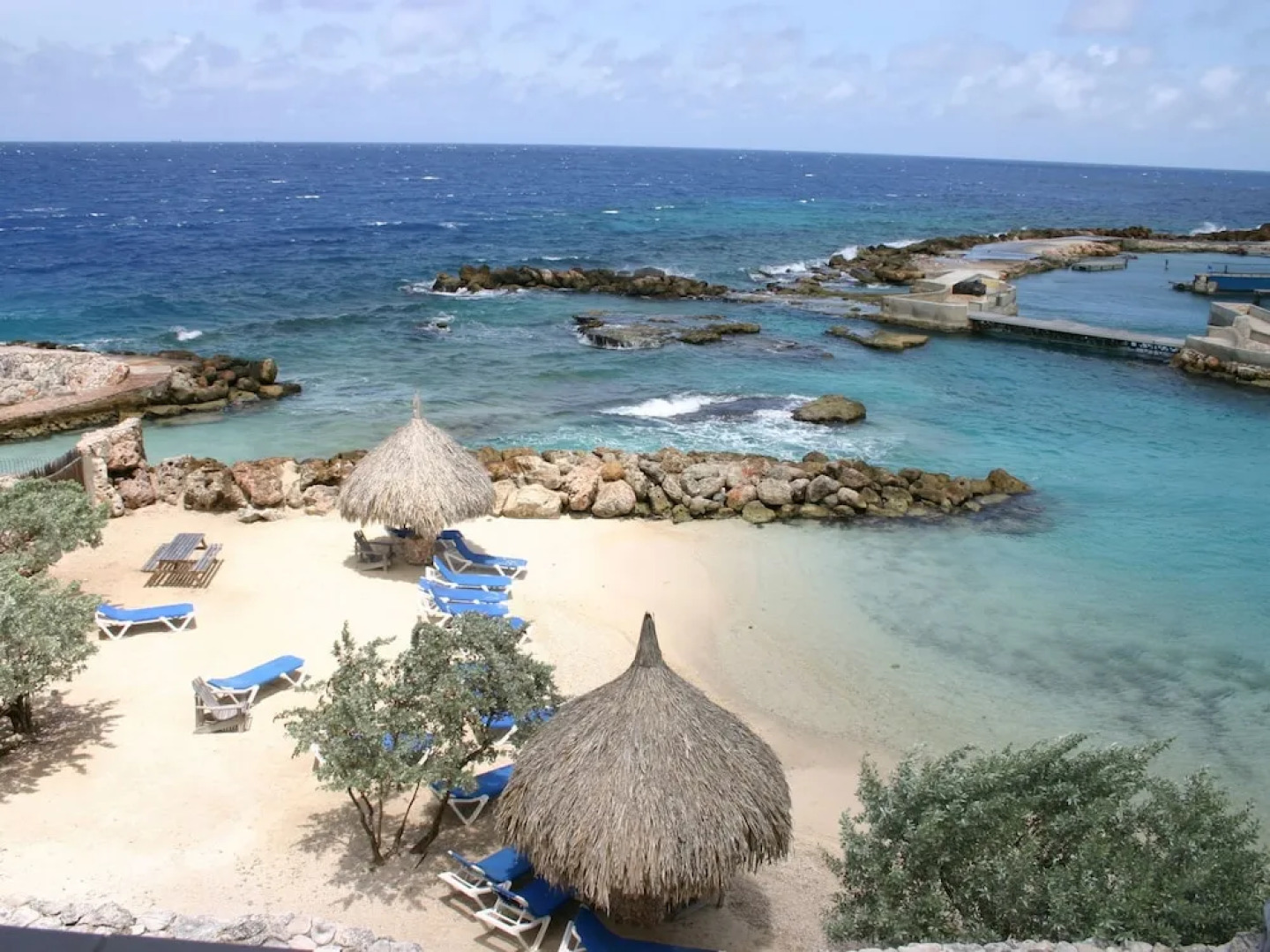 Sea-view Apartment in Mambo Beach Near Seaaquarium