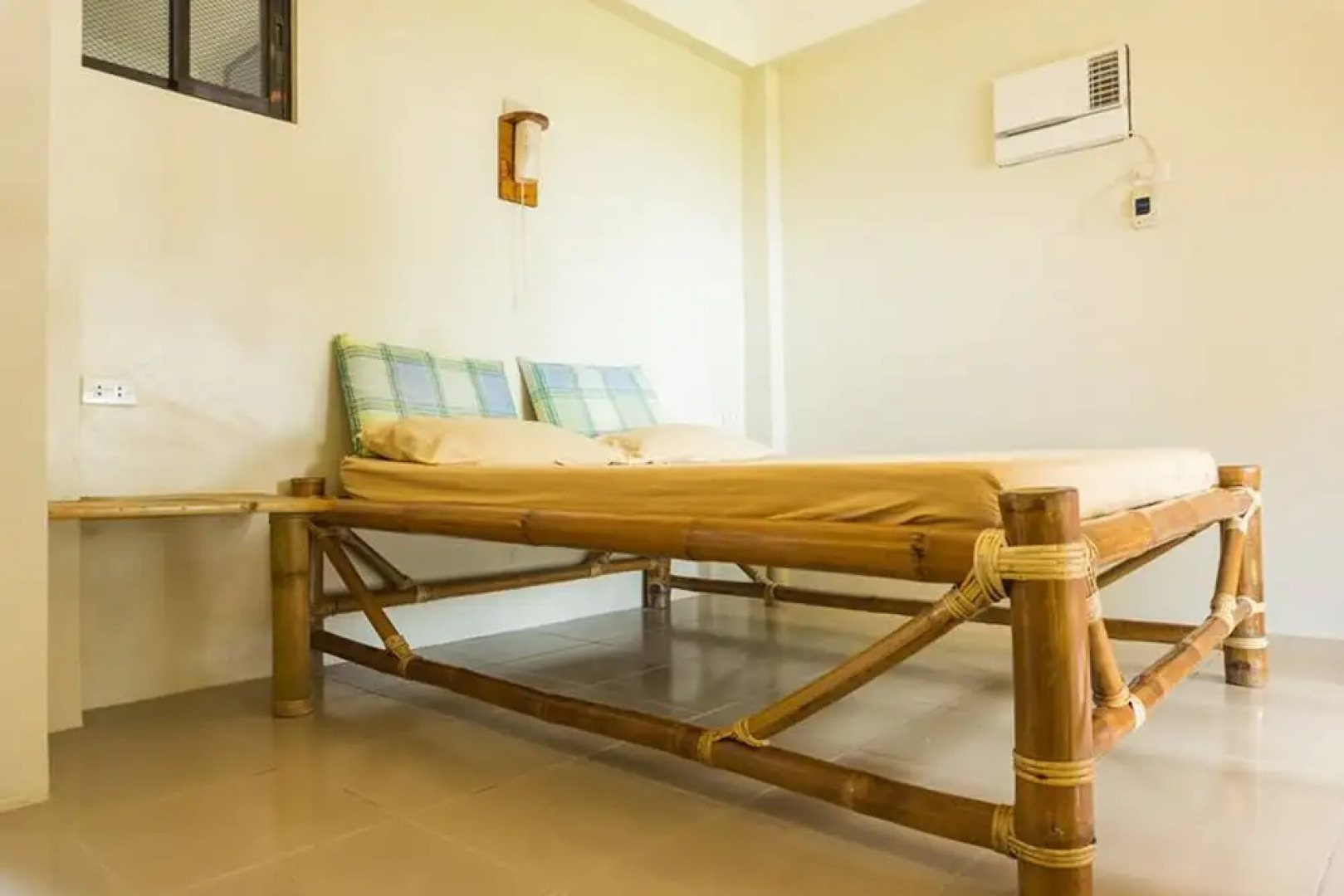 Oceanview Guest House by HangOut Beach & Resort