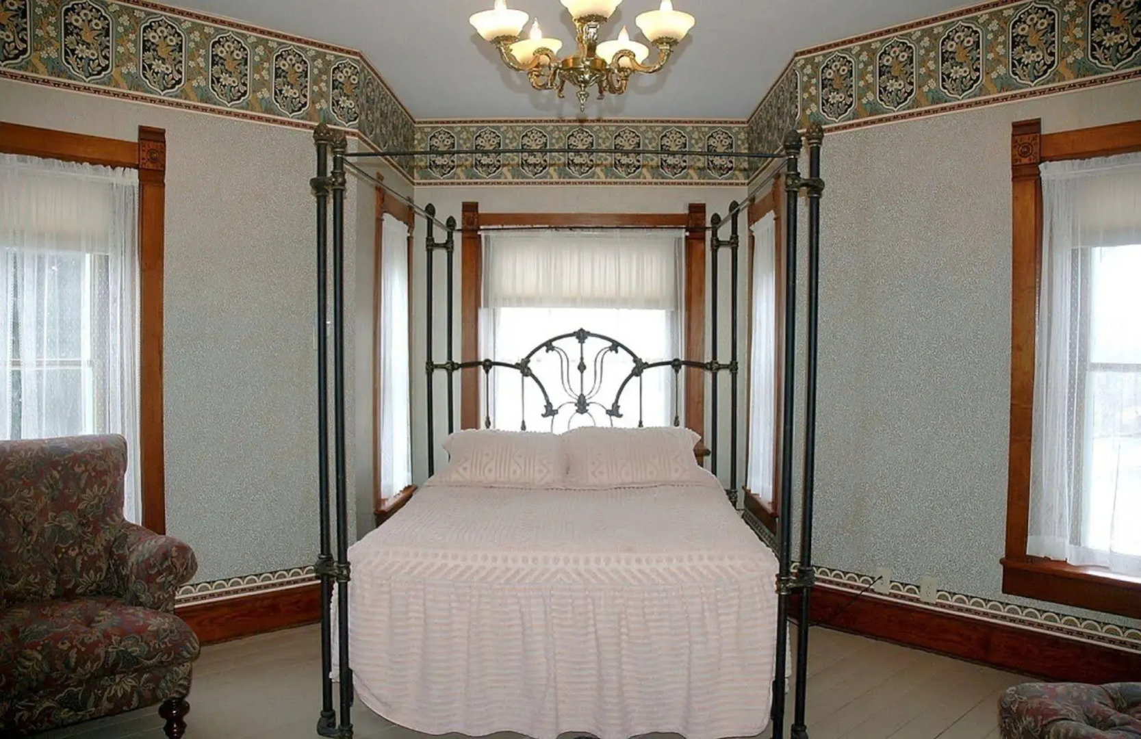 Nauvoo Grand Bed & Breakfast