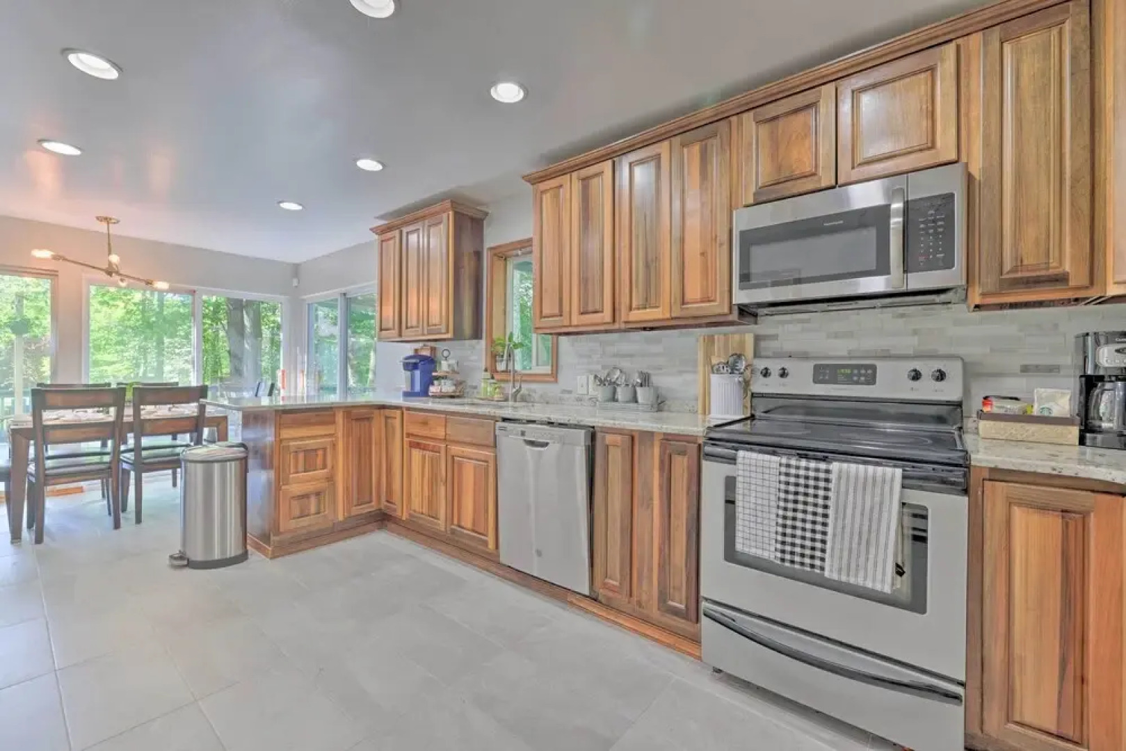 Tobyhanna Home w/ Hot Tub, Fire Pit, Deck + Grill!