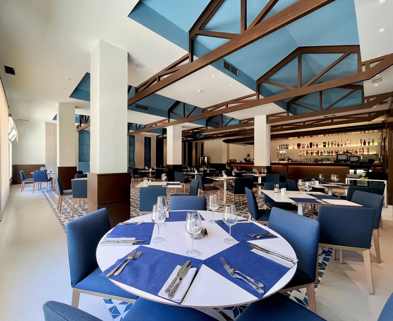 Отель Los Amigos Beach Club
