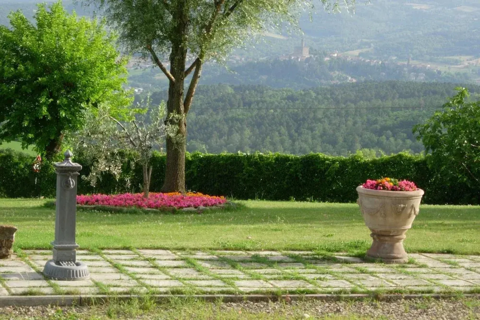 Farmhouse in Tuscany With Pool & Valley Views