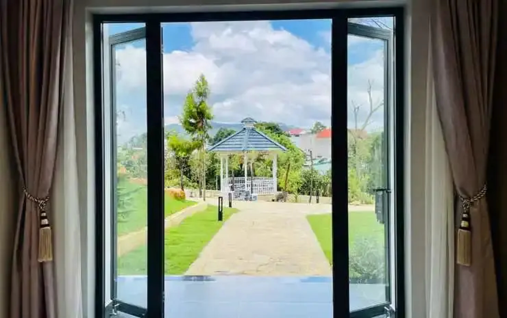 Sunflower Hotel & Resort