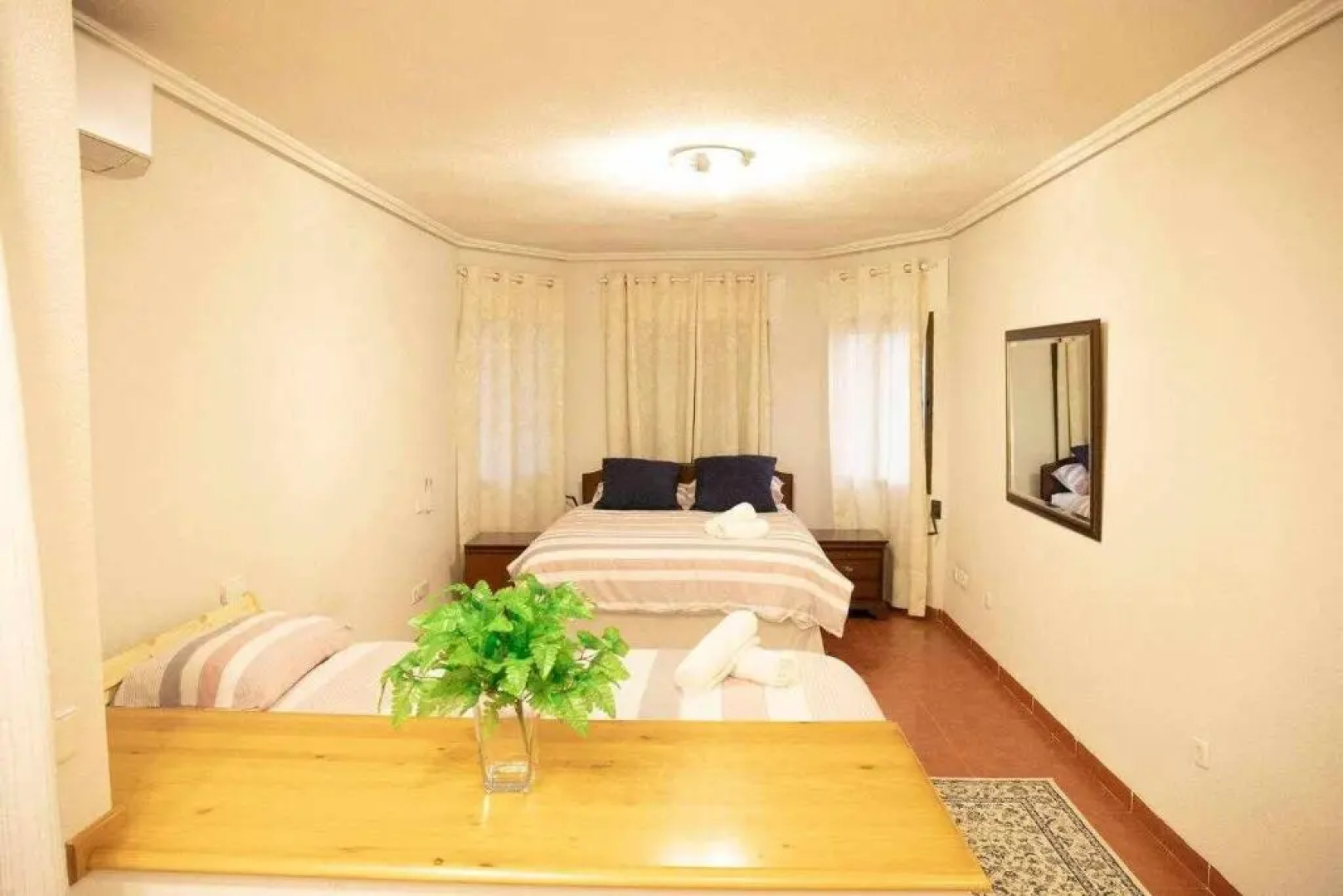 Casa Blanca de La Sierra hasta 24 hasta personas con Piscina Salina y Bbq