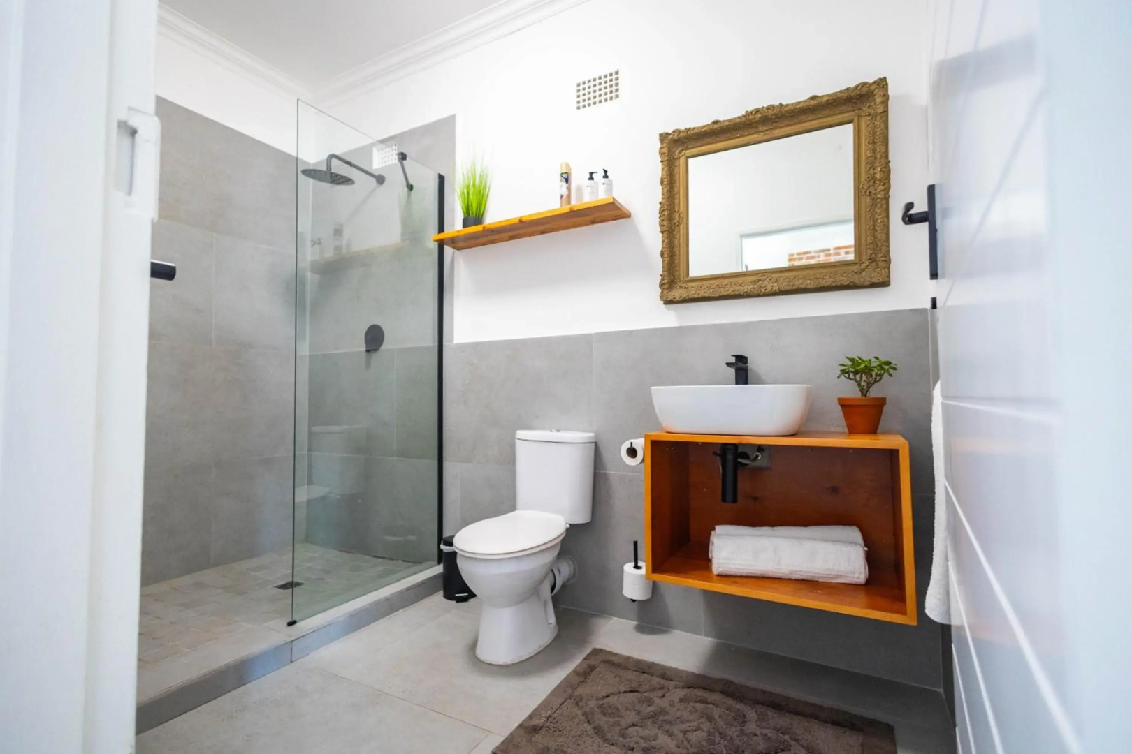 The Yellow Door Guesthouse