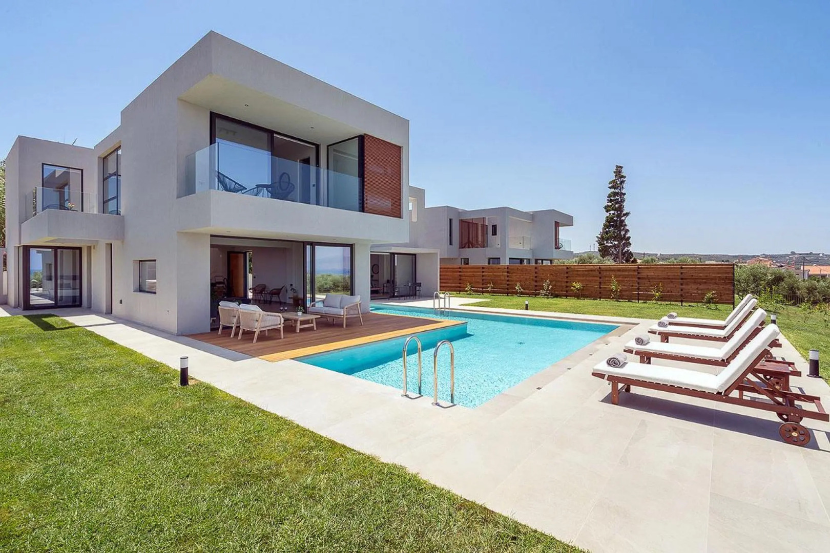 Sea View 4 Bedroom Villa With a Heated Pool