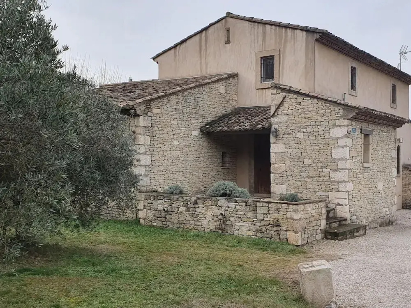 Simplistic Holiday Home in Orgon With Swimming Pool