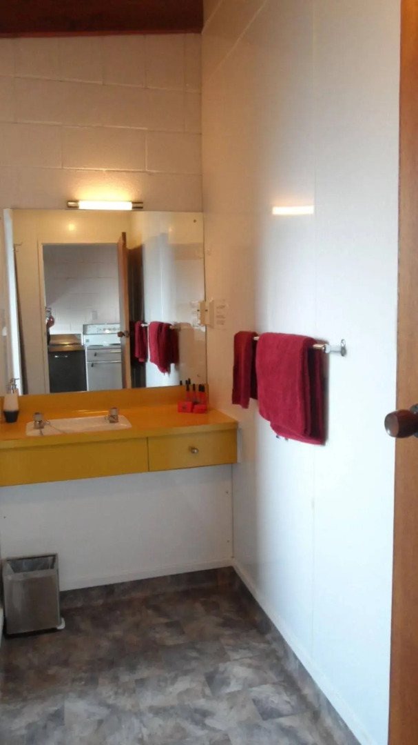 Thornton Lodge Motel