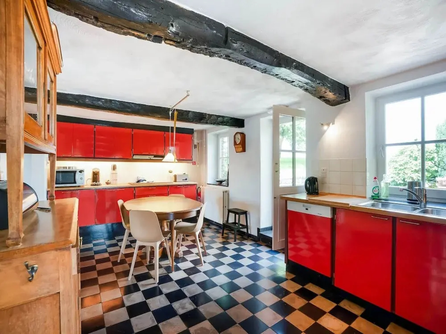 Voeren Mansion With Garden