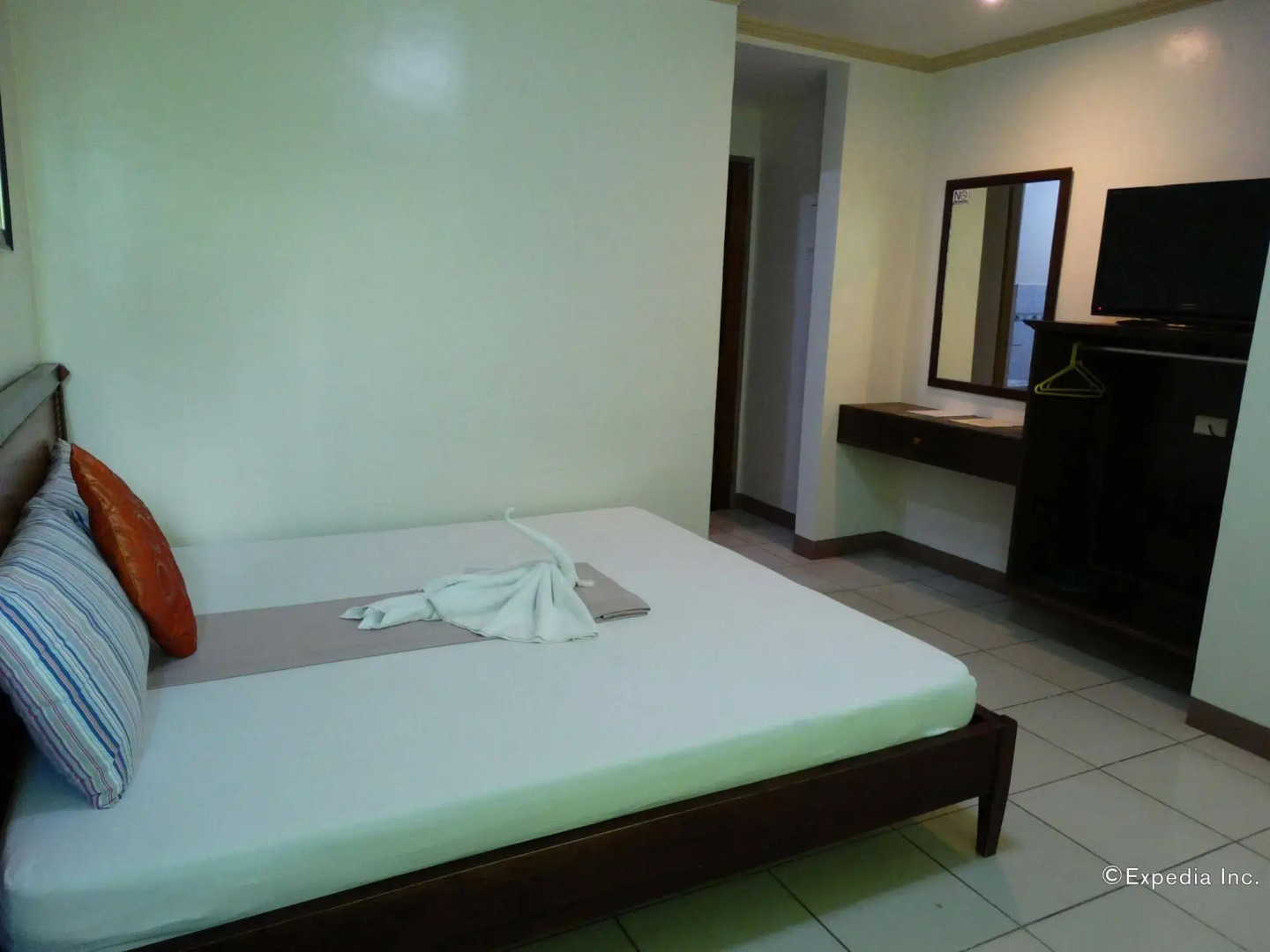 Sun Avenue Tourist Inn & Cafe