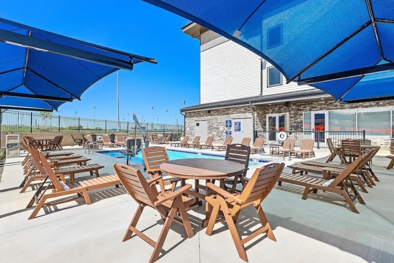 Holiday Inn Express Kansas City North Parkville An IHG Hotel