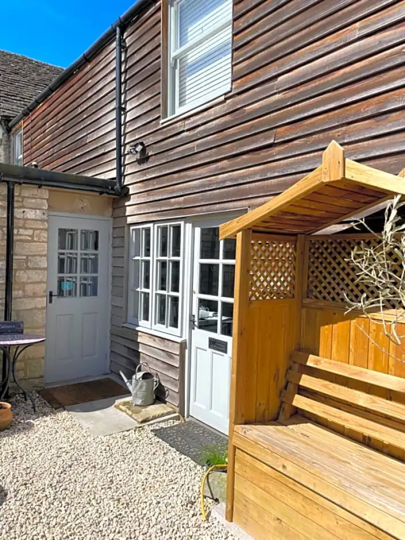 The Queen Matilda Country Inn & Rooms