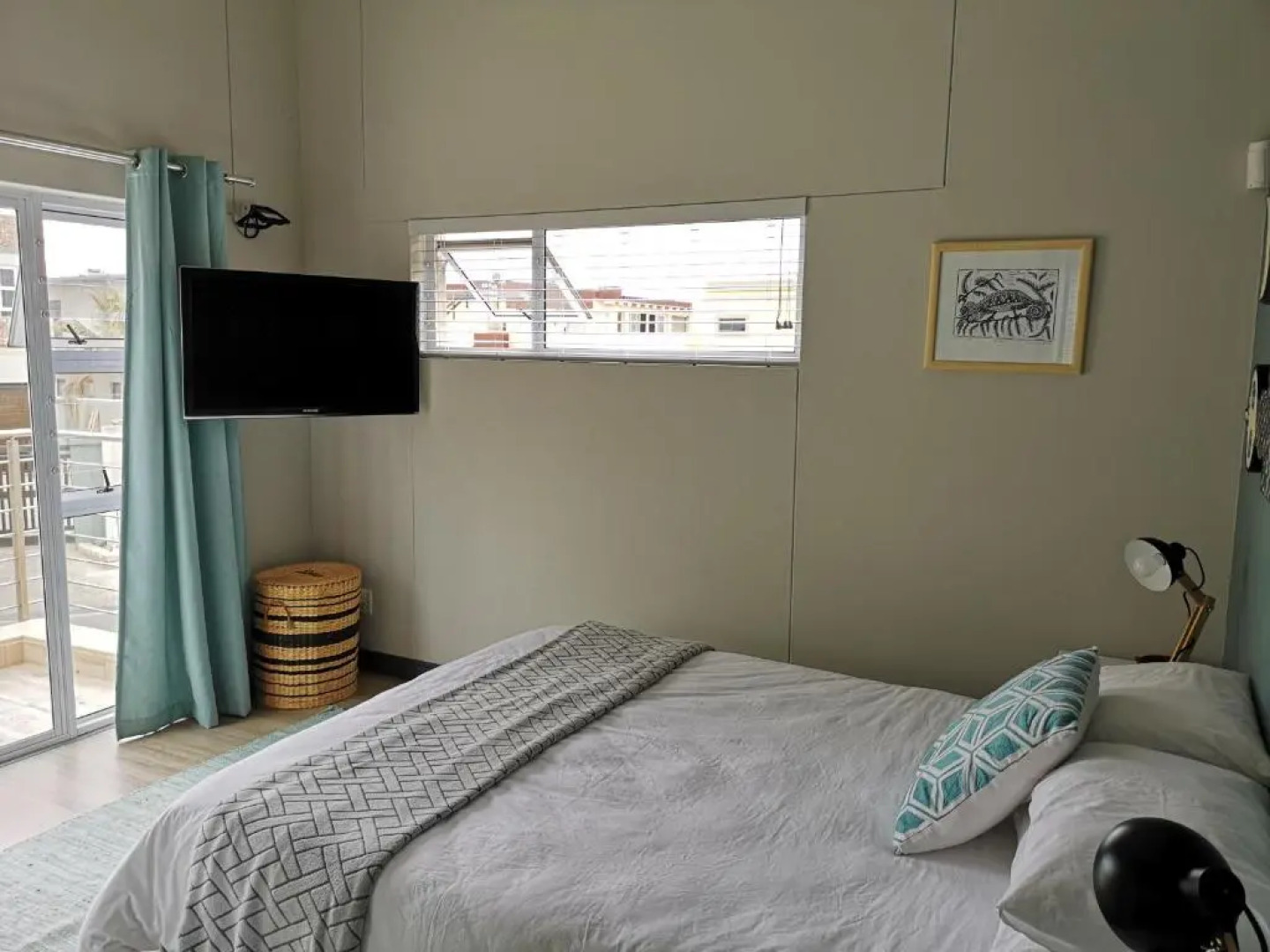 The Waterfront Cottage F12