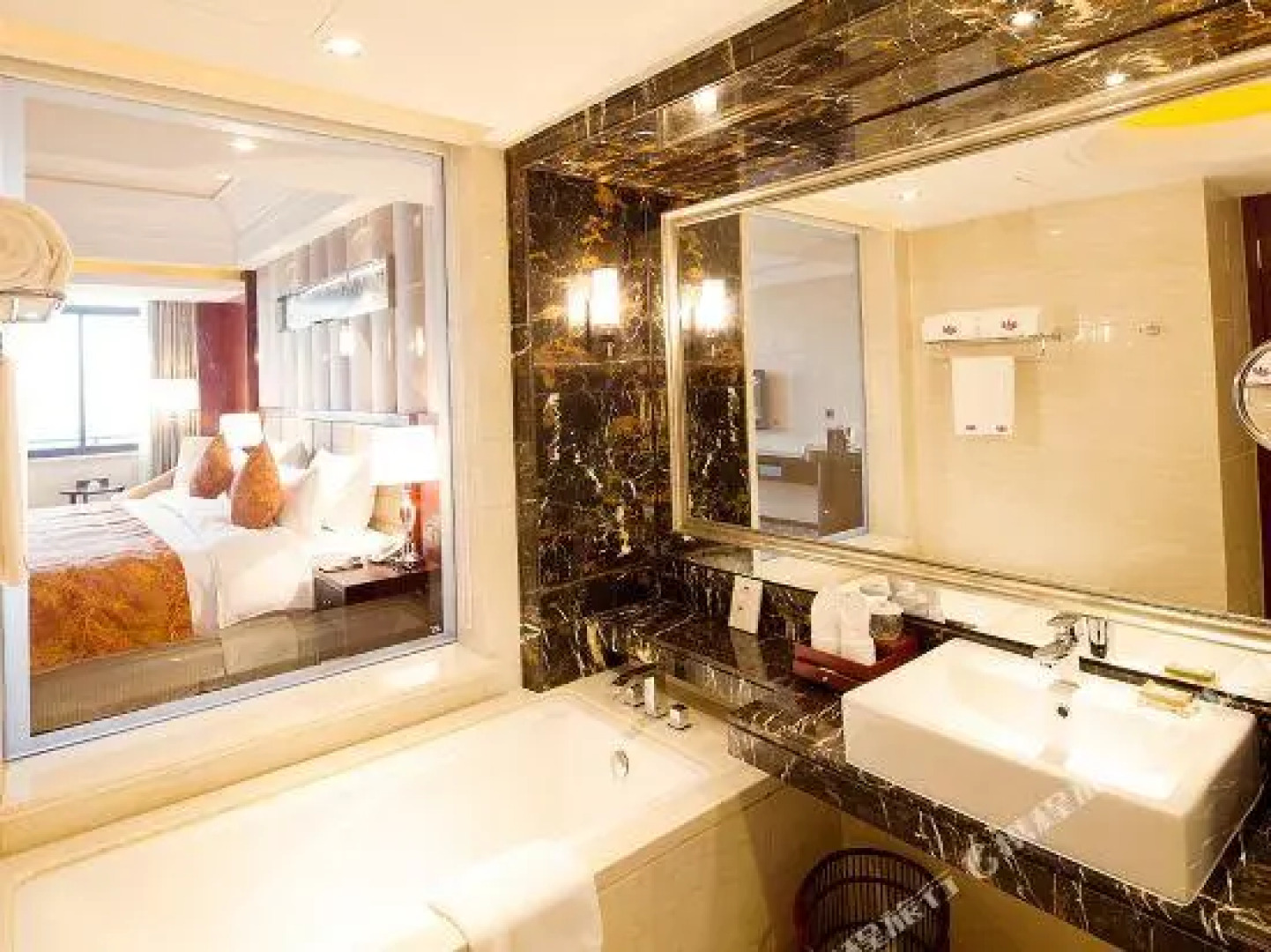 Yichun Yingbin Hotel