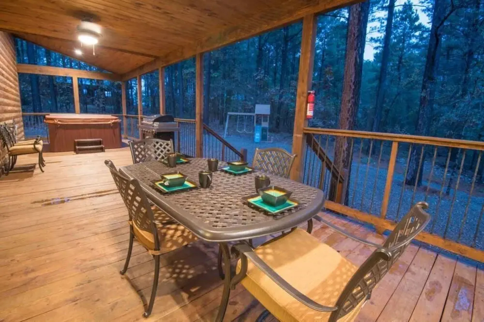 Simmer Down Lodge - 5 Br Cabin