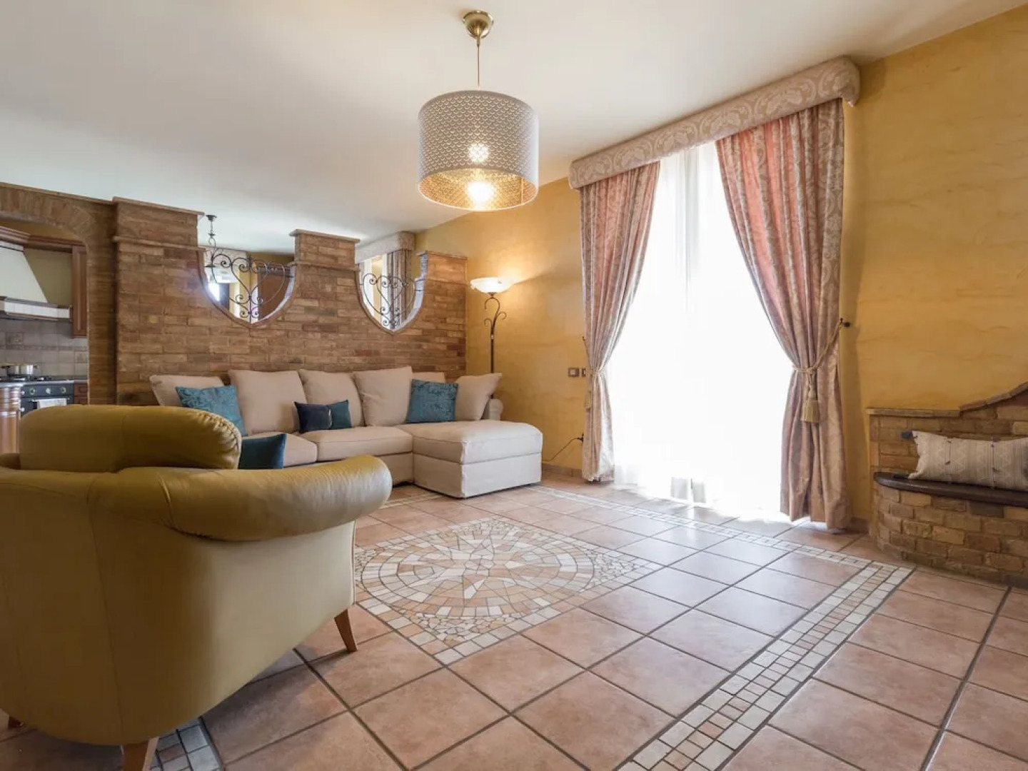 Beautiful Villa With Private Swimming Pool and Close to the sea